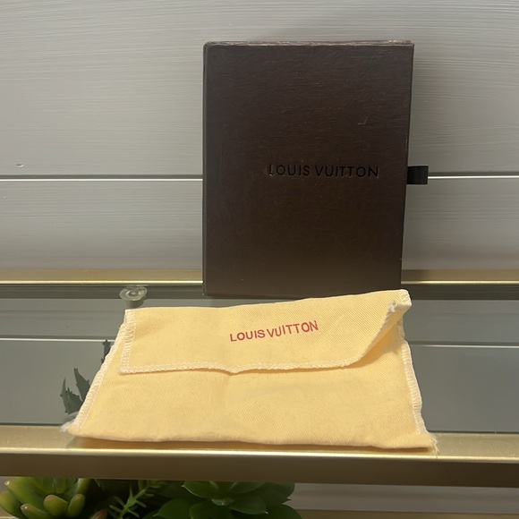 Louis Vuitton Silk scarf - Picture 6 of 8